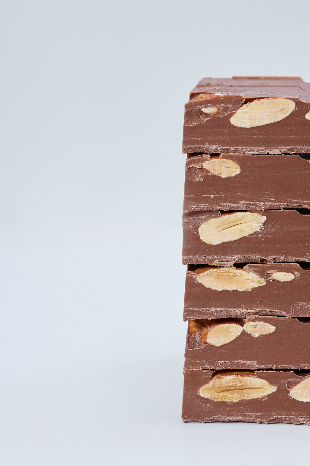 ALMOND CHOCOLATE BAR