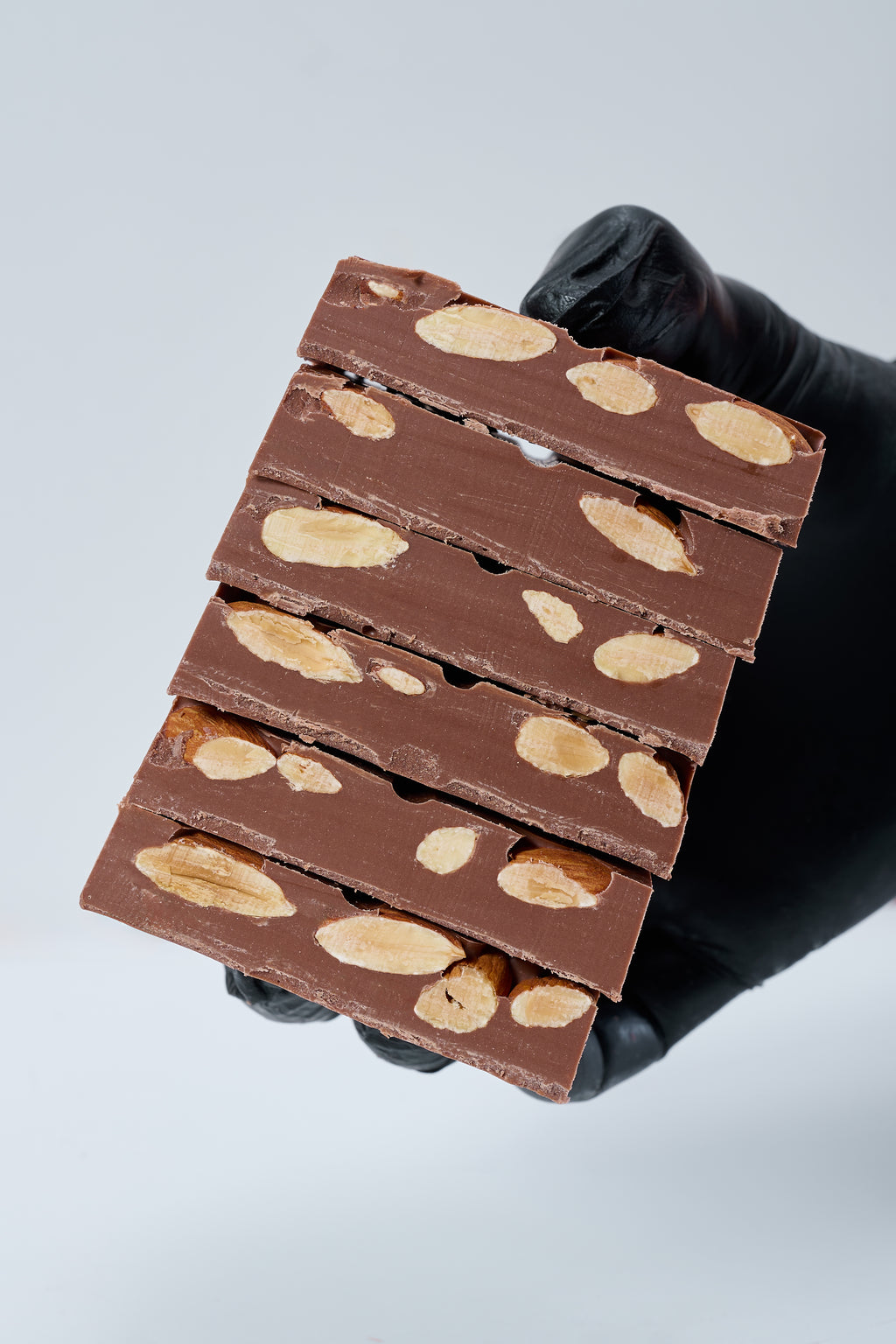 ALMOND CHOCOLATE BAR